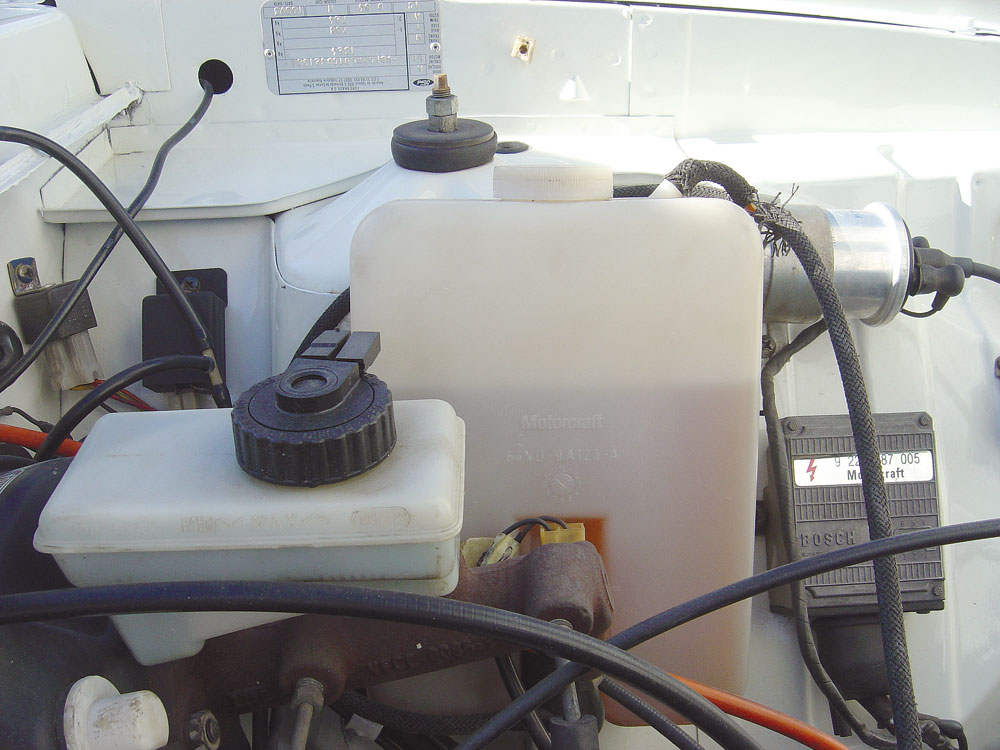 O Corcel II inovava ao trazer a partida a frio com injetor automático de gasolina